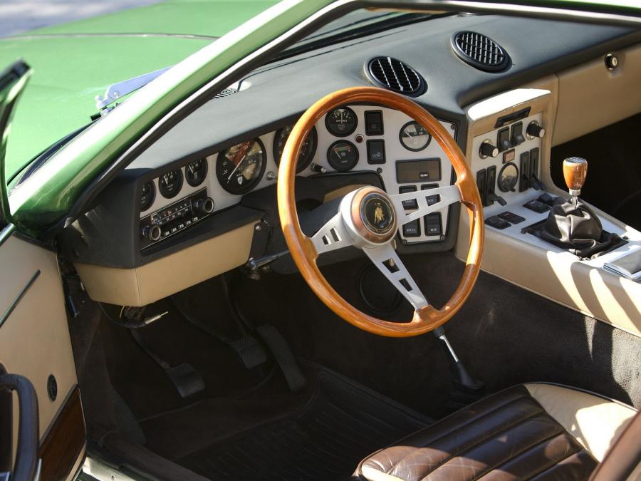  Lamborghini Espada 400 GTE 1972 года  (фото 17 из 18)